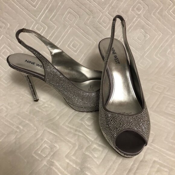 Beautiful Nine West silver glitter heels - Picture 3 of 4
